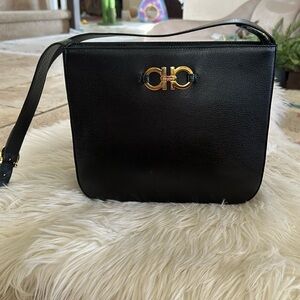 Stunning Salvatore Ferragamo shoulder bag